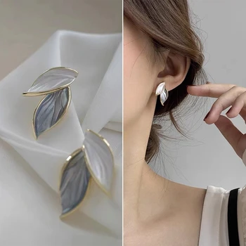 Новые металлические серьги-гвоздики в корейском стиле с милыми серыми листьями для женщин, модные ювелирные изделия, подарки